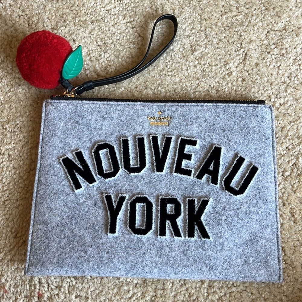 🚕🍎 Kate Spade New York "Nouveau York" Wristlet